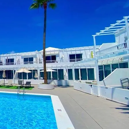 Pool Side 2 Bed Apt 15b With Air Con & Free Wifi شقة